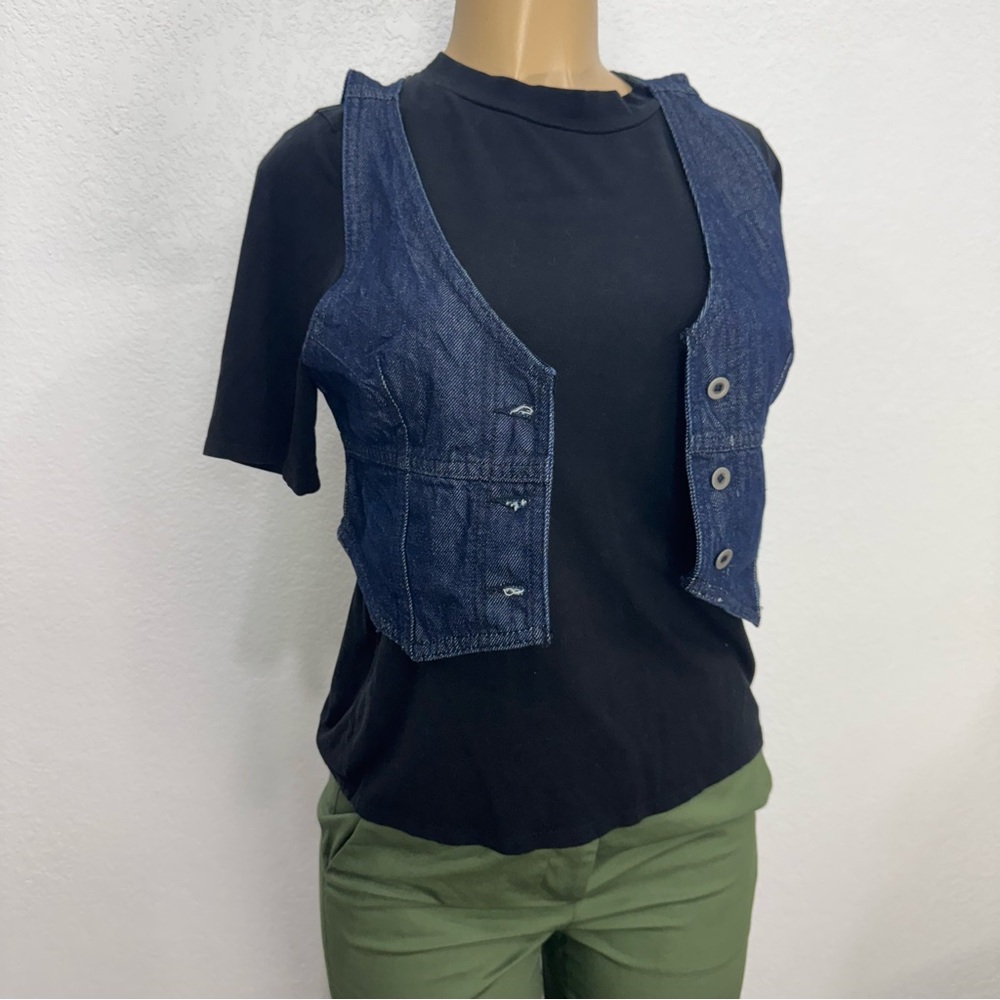 Free people new $198 one piece Blue Denim Vest cropped button up v neck slevless